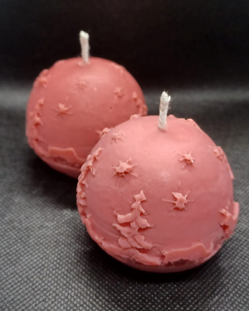 2x Christmas Bauble 2x Christmas Bauble